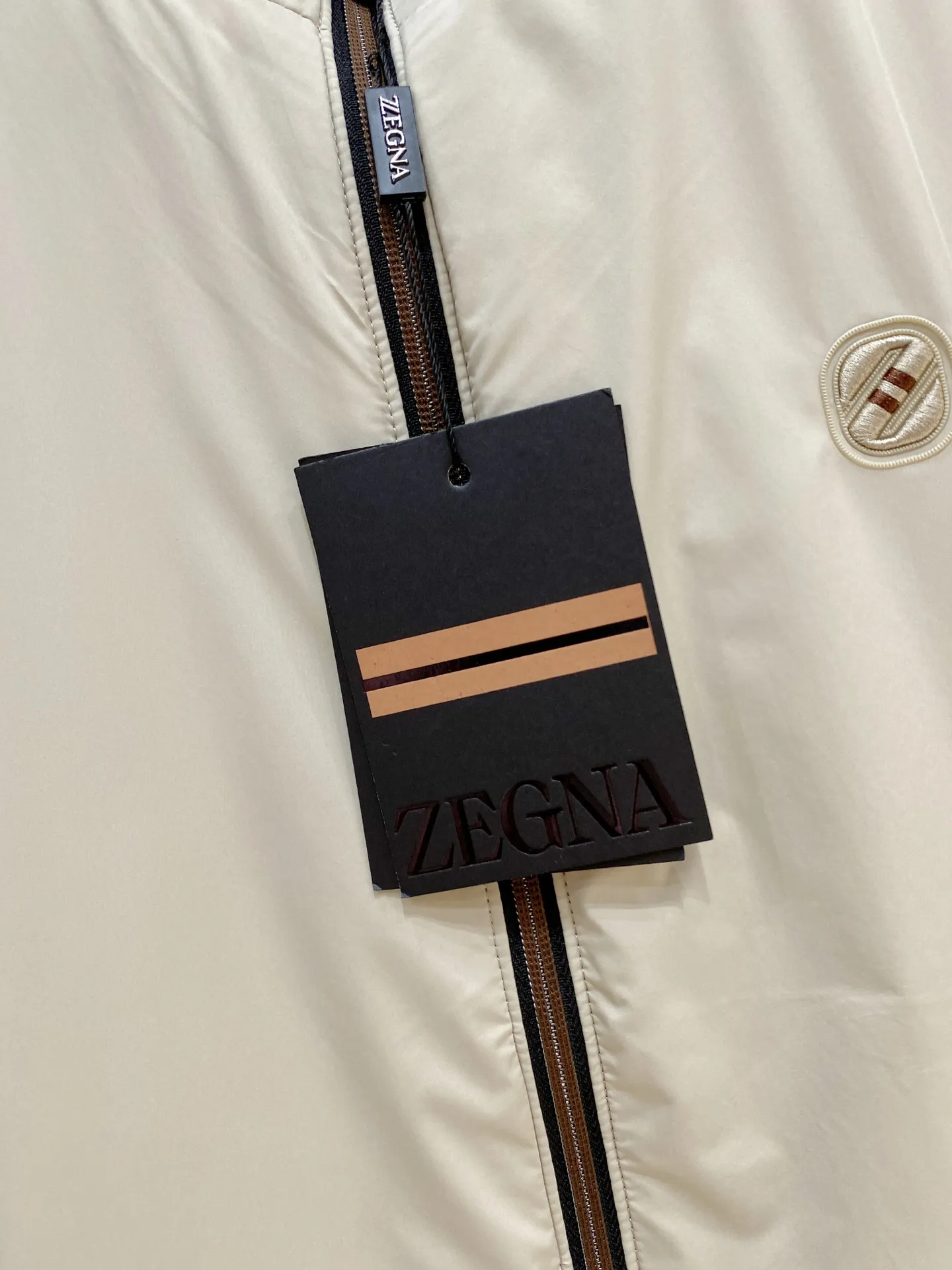 Zegna ：Classic ， ， H ， ， 。 ， ， 。 ： ， ， ， ； ， ， 。 ： ， ， ； ， 。 ， ， Premium ， 。 ： /Black/ /Cream White ， ， ， 。 Sizes：M-4XL